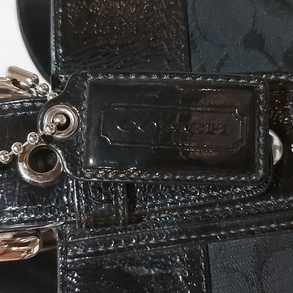 COACH Large Lux Black Purse bought and never used it. EUC Quality Bag - Picture 2 of 3